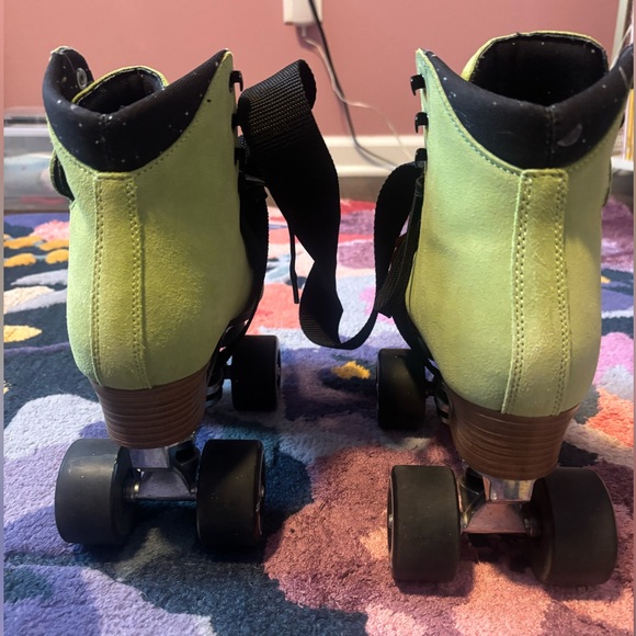 Moonlight Rollers rollerskates, size 6, PERIDOT color - Picture 4 of 8